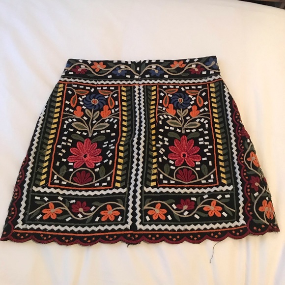 Embroidered Mini Skirt - Picture 3 of 10